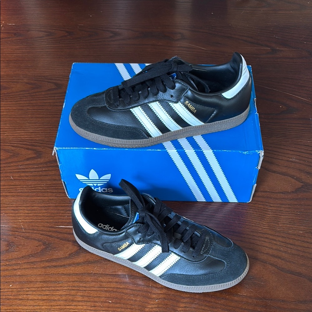 Adidas Women’s Sambas